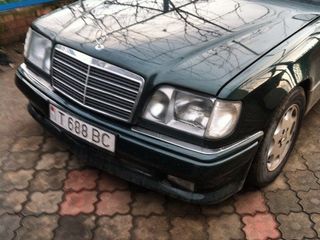 Mercedes Series (W124) foto 3