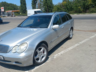 Mercedes C-Class foto 3