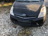 Masina se desface la piese toyota prius foto 2