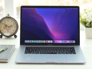 MacBook Pro 15 Retina 2016 (Core i7 6820HQ/16Gb Ram/500Gb SSD/Radeon Pro 455/15.4" Retina IPS)