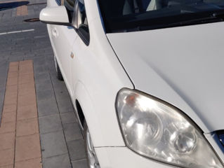 Opel Zafira foto 2