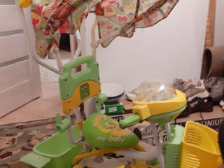 Tricicleta pentru copil,, are un defect in rest foarte buna!! foto 2