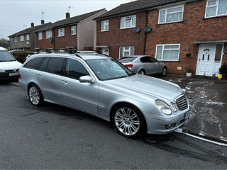 Mercedes E-Class Wagon foto 2