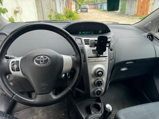 Toyota Yaris foto 2