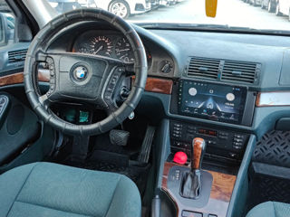 BMW 5 Series foto 14