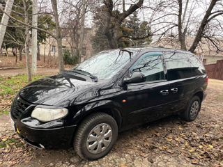 Chrysler Voyager foto 2