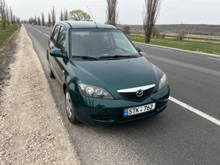 Mazda 2 foto 1