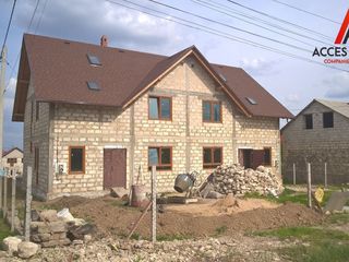 Sîngera, str. Renașterii, Duplex, 2 nivele, 320 m2, 8 ari, Varianta sură! foto 1