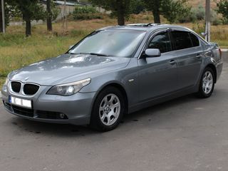 BMW 5 Series foto 2