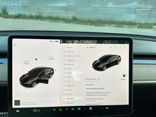 Tesla Model 3 foto 9