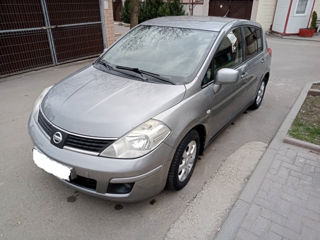 Nissan Tiida foto 3