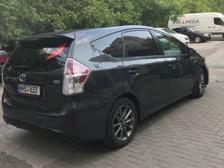 Toyota Prius v