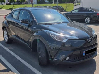 Toyota C-HR foto 2