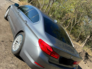 BMW 5 Series foto 4