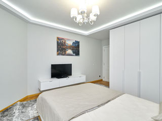 Apartament cu 2 camere, 100 m², Centru, Chișinău foto 5