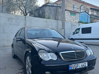 Mercedes C-Class foto 6