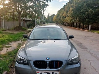 BMW 5 Series Touring foto 3