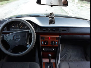 Mercedes Series (W124) foto 2