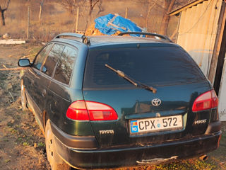 Toyota Avensis foto 5