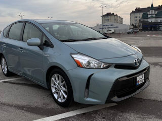 Toyota Prius v