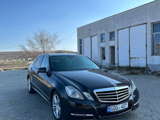 Mercedes E-Class foto 1