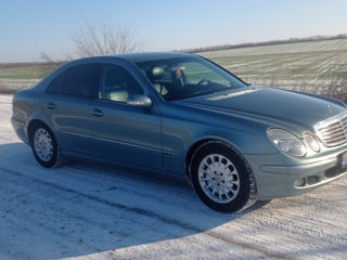 Mercedes E Class foto 2