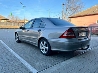 Mercedes C-Class foto 6