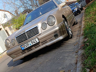 Mercedes E-Class foto 7