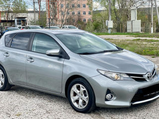 Toyota Auris foto 1