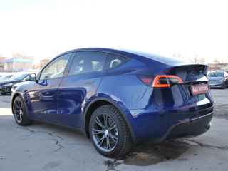 Tesla Model Y foto 7