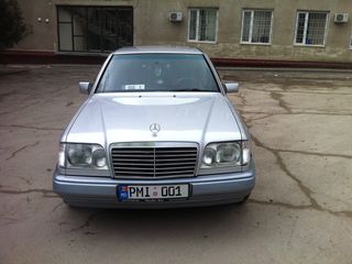 Mercedes Series (W124) foto 9