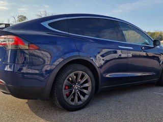 Tesla Model X foto 3