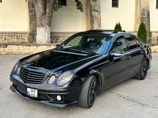 Mercedes E-Class foto 2