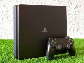 PlayStation 4 Pro + игры, джойстики : PlayStation 4 + 150 Игр