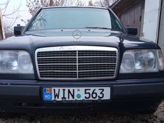 Mercedes Series (W124) foto 1