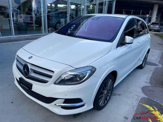 Mercedes B-Class foto 2