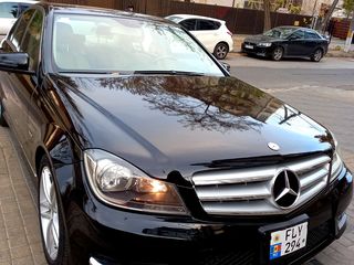 Mercedes C Class foto 10