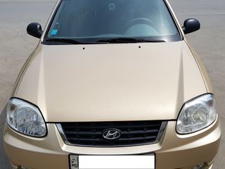 Hyundai Accent foto 1