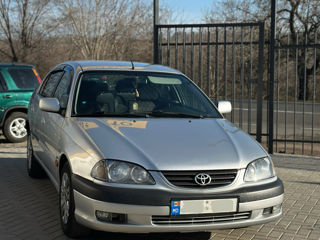 Toyota Avensis foto 3