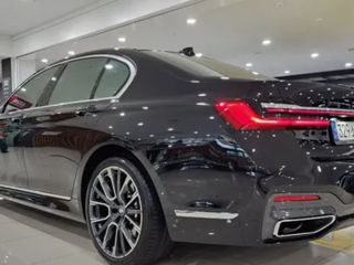 BMW 7 Series foto 2