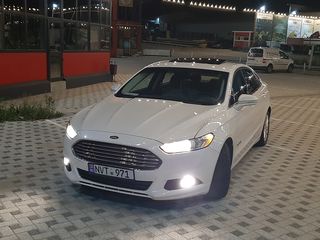 Ford Fusion foto 1