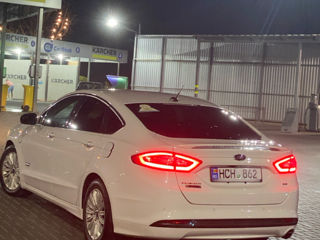 Ford Fusion foto 2