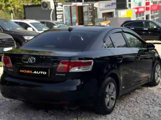 Toyota Avensis foto 5