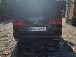 Volkswagen Touran foto 3