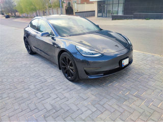 Tesla Model 3 foto 3