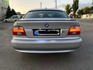 BMW 5 Series foto 4