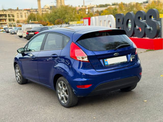 Ford Fiesta foto 7