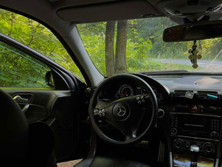 Mercedes C-Class foto 3