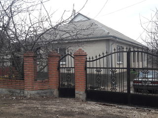 Se vinde casa cu un nivel,102 m.p. in Ialoveni. Pret 57000 euro. foto 1