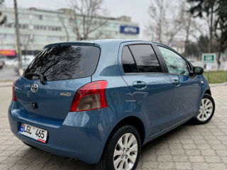 Toyota Yaris foto 2